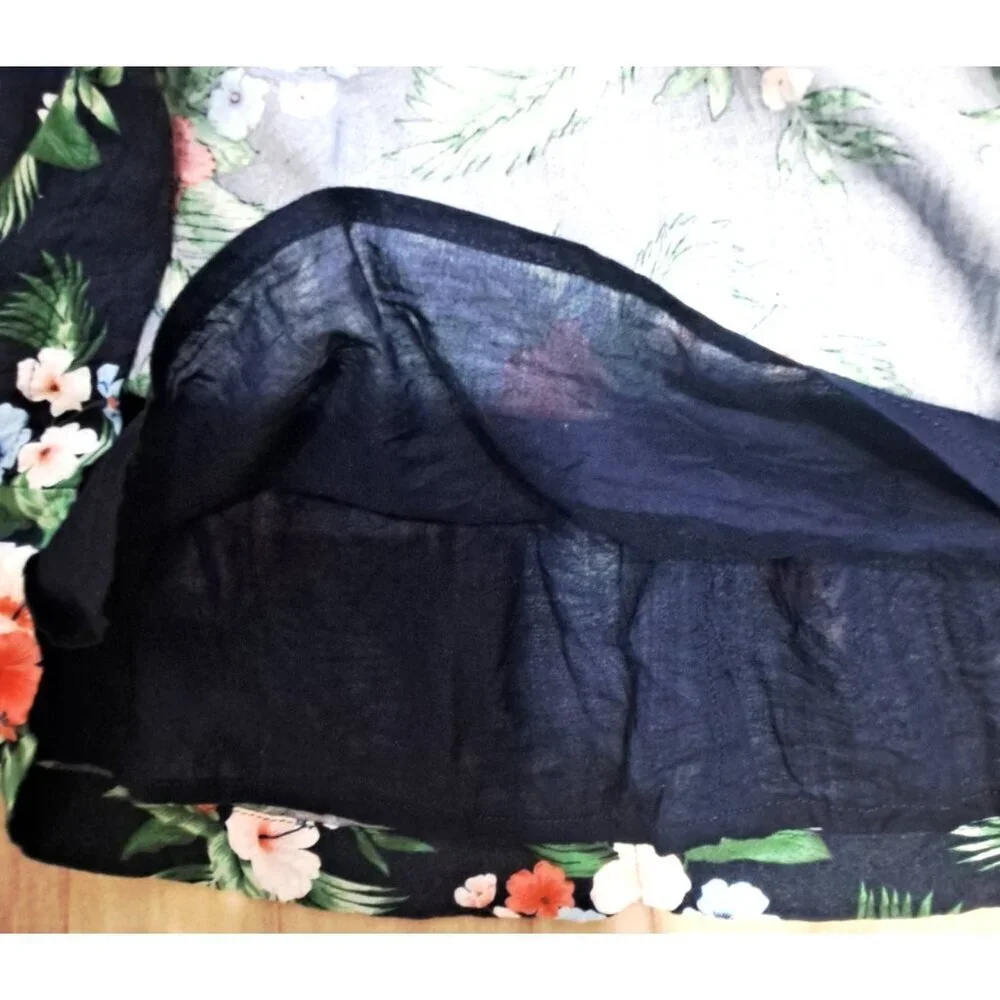 Old Navy chest 32